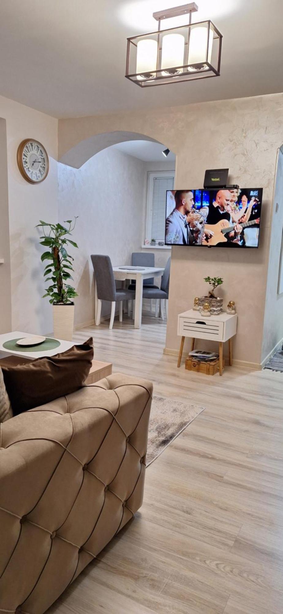Apartman Lara ซูโบติกา ภายนอก รูปภาพ
